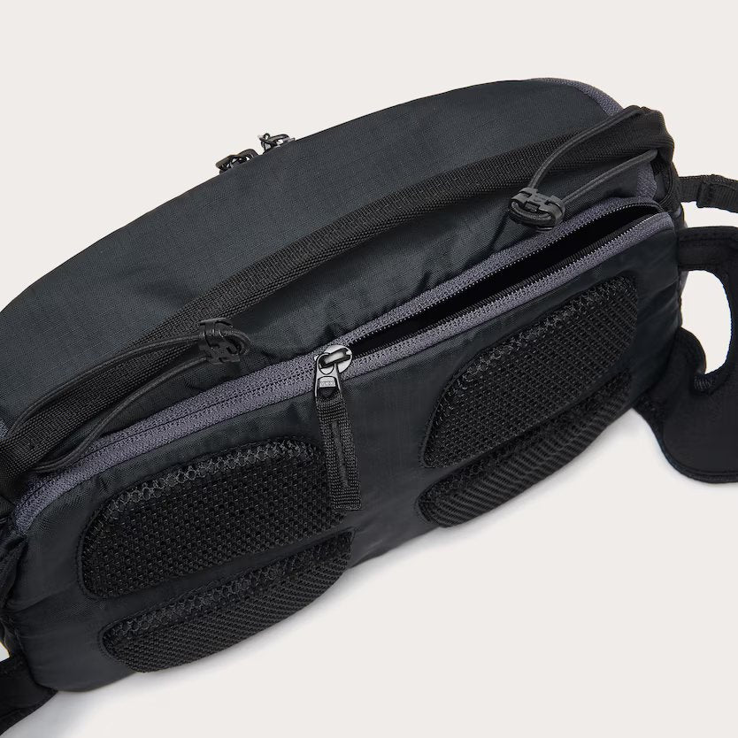 Oakley Seeker Traverse RC 4L Hip Pack, Blackout