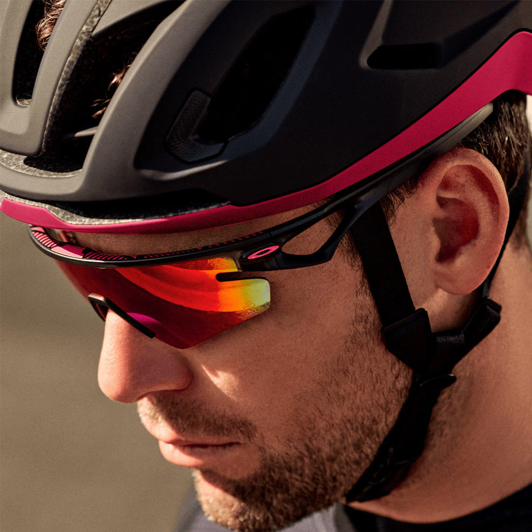 Oakley ARO5 RACE MIPS cykelhjelm - Giro d'Italia edition