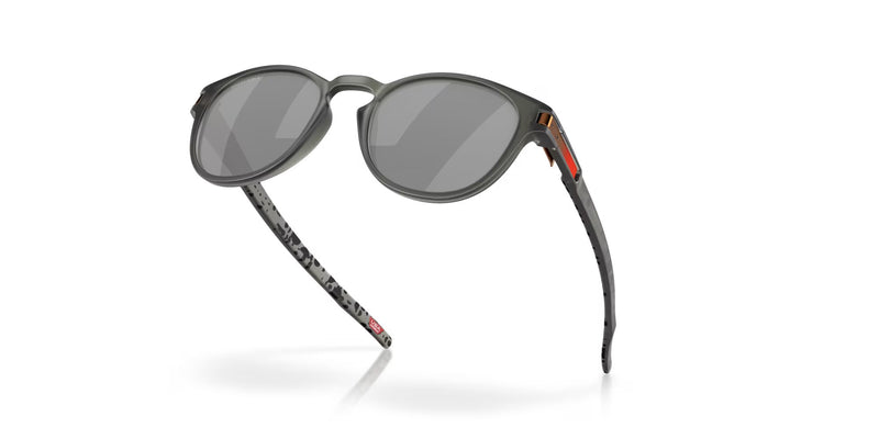 Oakley Latch™ - Matte Grey Smoke, Prizm Black